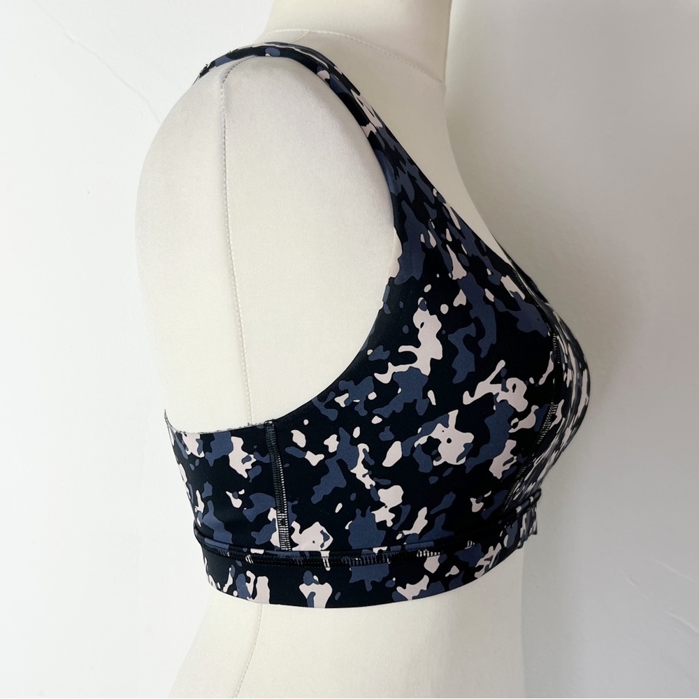 Sweaty Betty Blue Circuit Camo Sports Bra X-Back Size M Gym Yoga - Picture 7 of 9